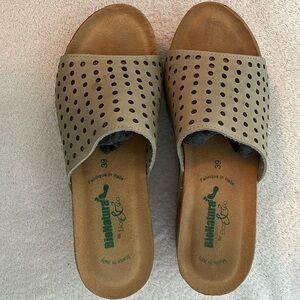 Wedge sandals